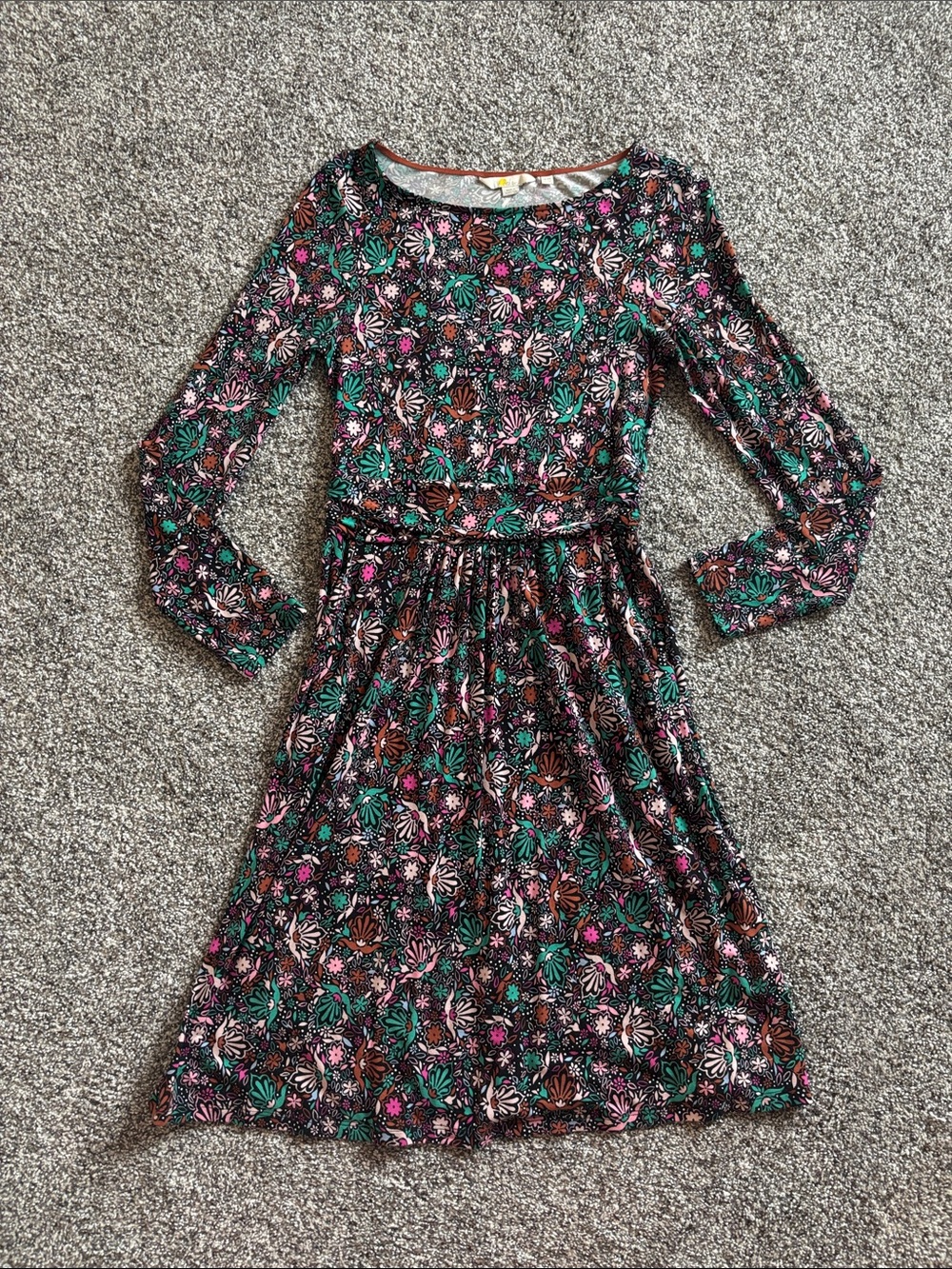 Boden women’s Floral Long-Sleeve Dress - size 4 great condition